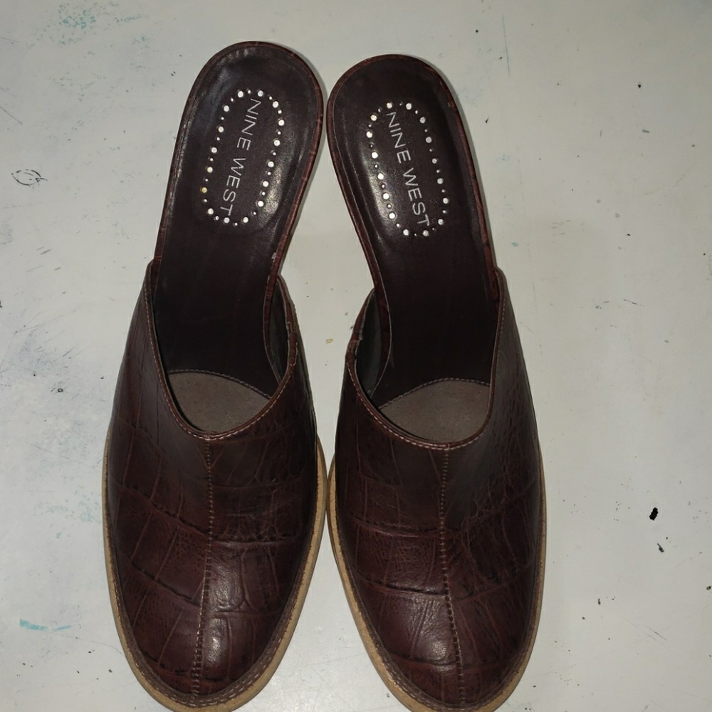 Nine West womens size 8M brown leather heels